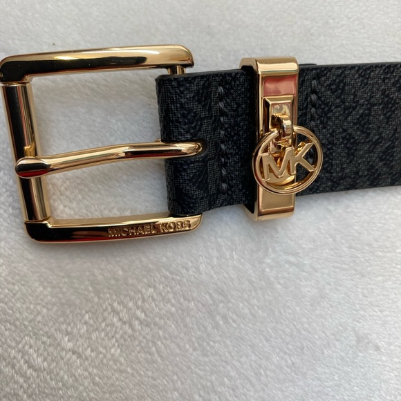 MICHAEL KORS MK LOGO Adjustable women’s belt size medium length 40” width 1.25” - Picture 2 of 11